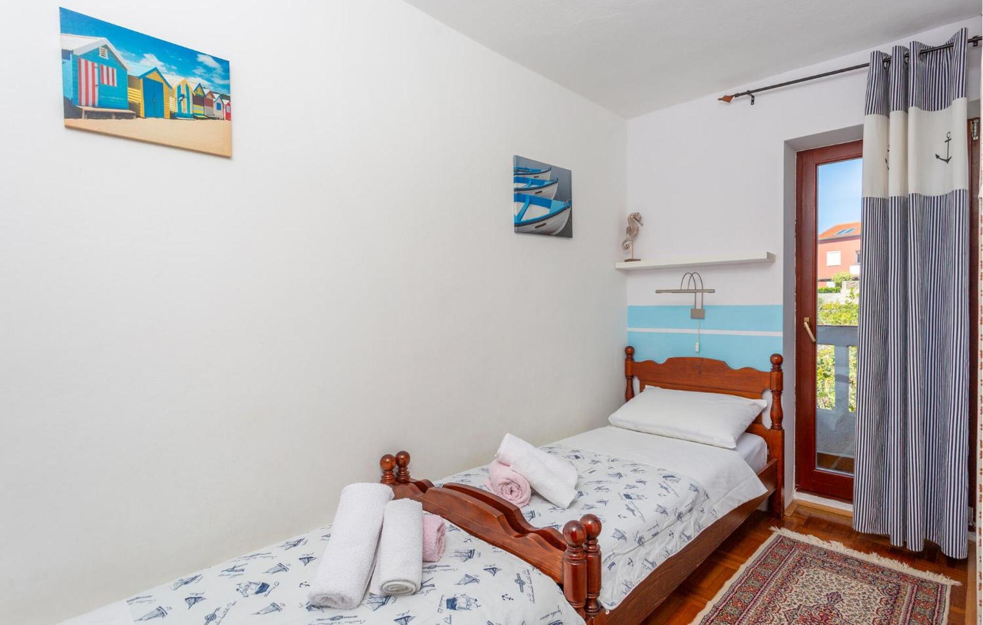 Amazing apartment in Krk with 3 Bedrooms&WiFi Krk Town Buitenkant foto