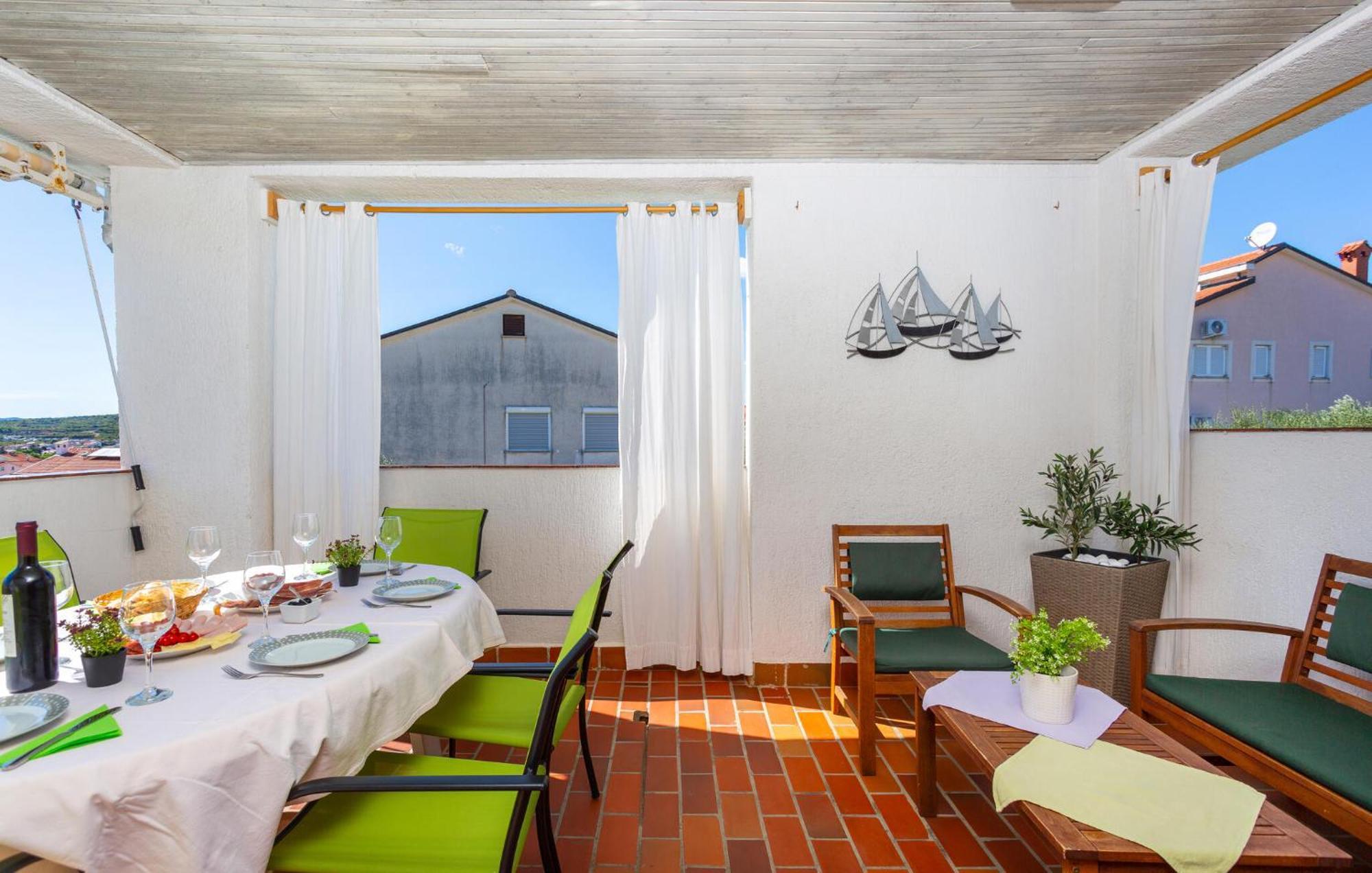 Amazing apartment in Krk with 3 Bedrooms&WiFi Krk Town Buitenkant foto