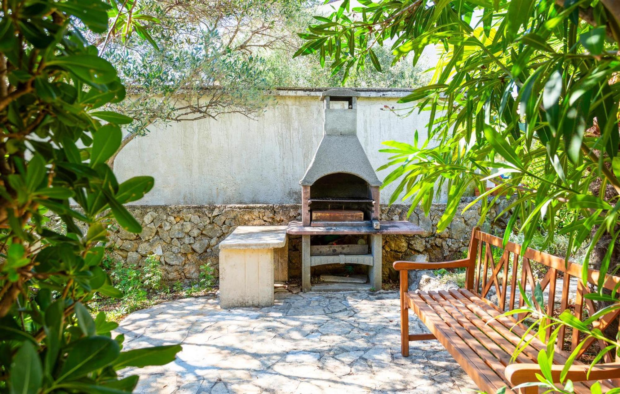 Amazing apartment in Krk with 3 Bedrooms&WiFi Krk Town Buitenkant foto