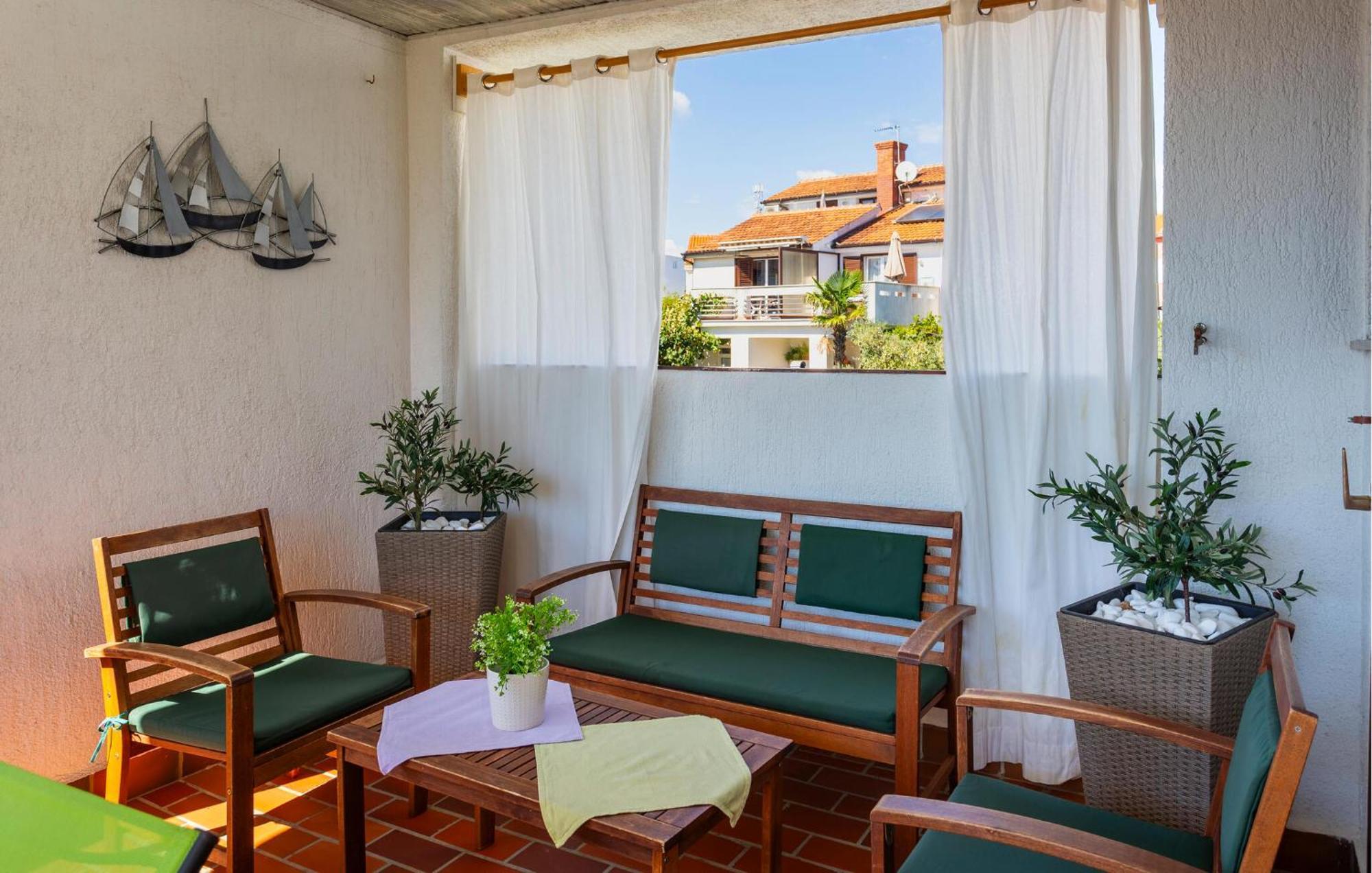Amazing apartment in Krk with 3 Bedrooms&WiFi Krk Town Buitenkant foto