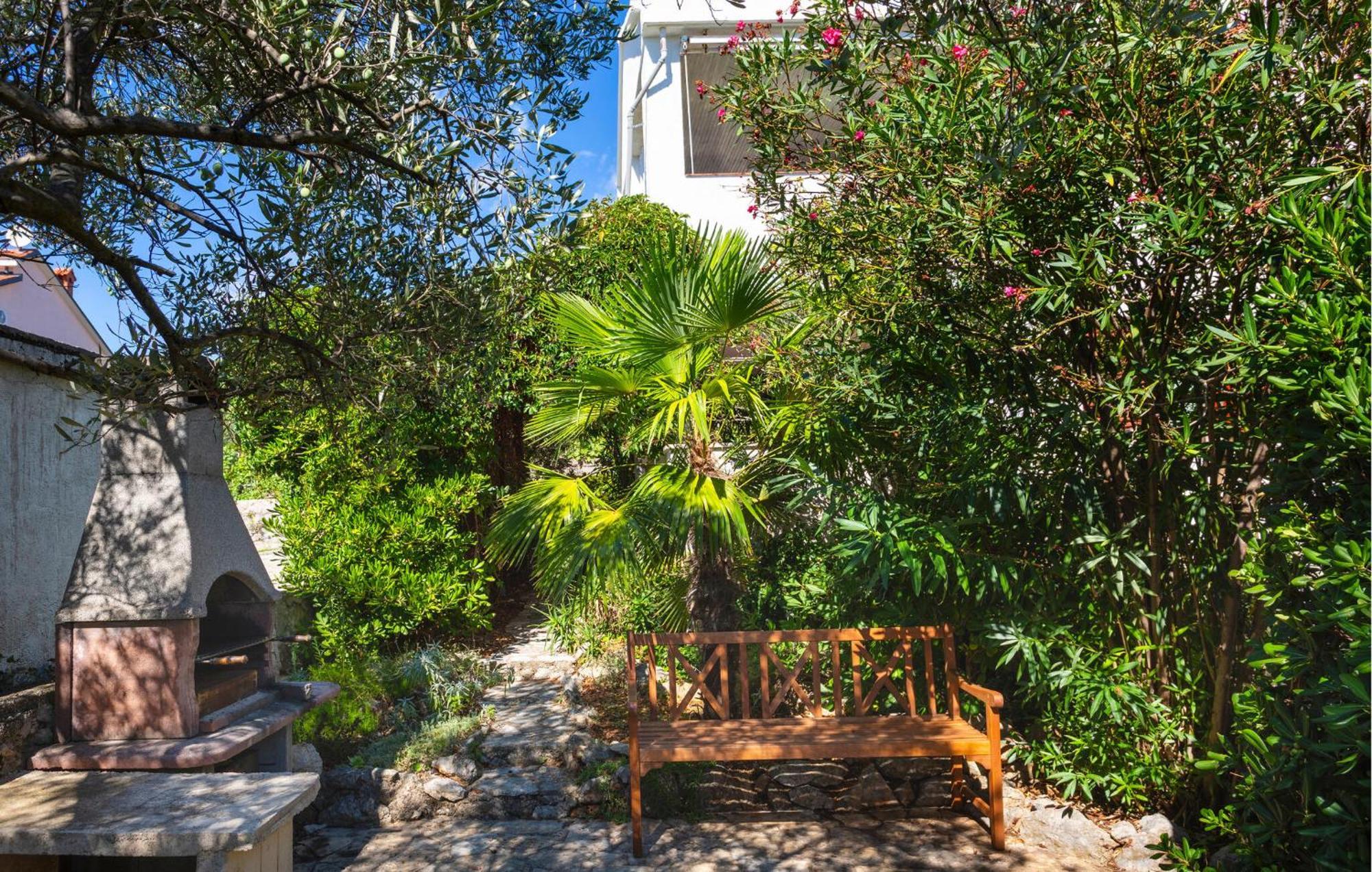 Amazing apartment in Krk with 3 Bedrooms&WiFi Krk Town Buitenkant foto